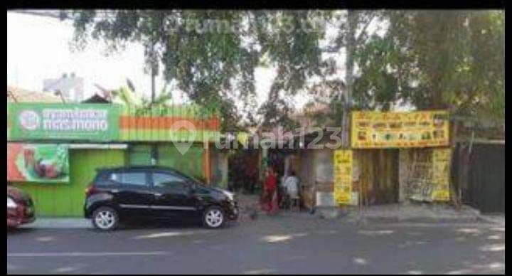 Strategic location in Tebet land