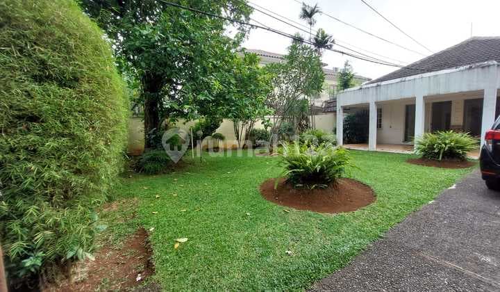 Rumah Tua Hitung Tanah di Kemang Dalam