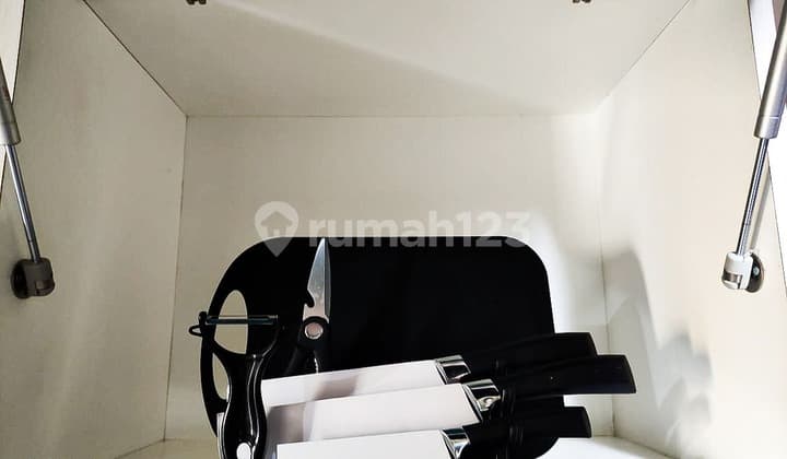 Sewa Apartemen Paramount Skyline, Super Fully Furnish Studio, Gading Serpong Tangerang Banten
