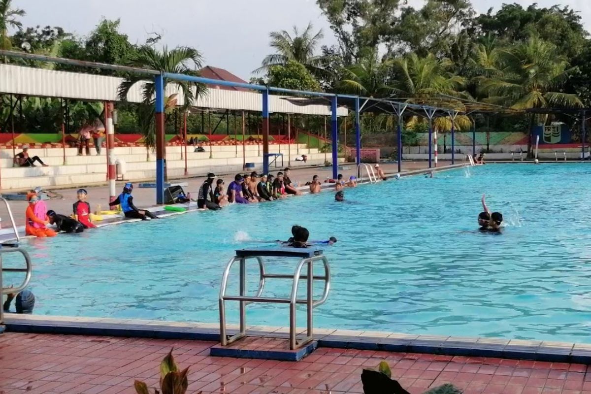 5. Kolam Renang Tirtasari.jpg