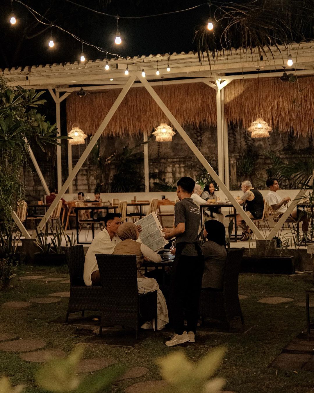 5. cafe di Kuta murah.jpg