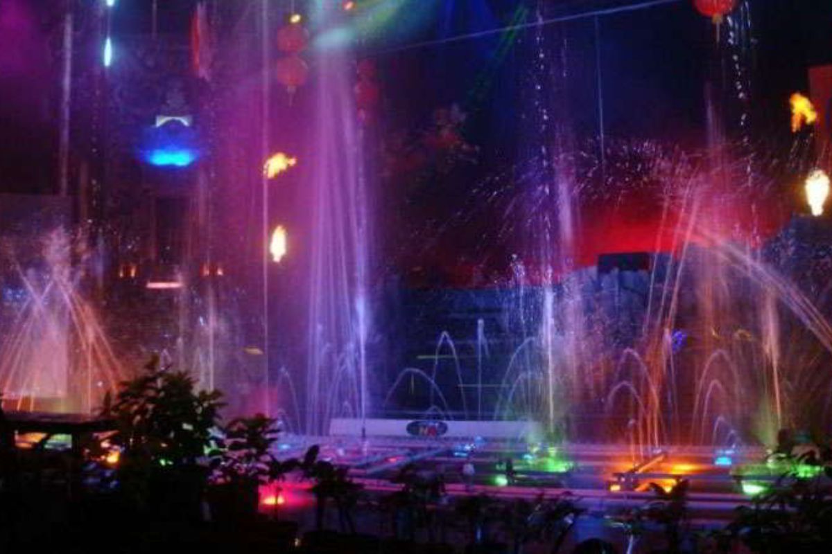 Air mancur di BNS Malang.jpg