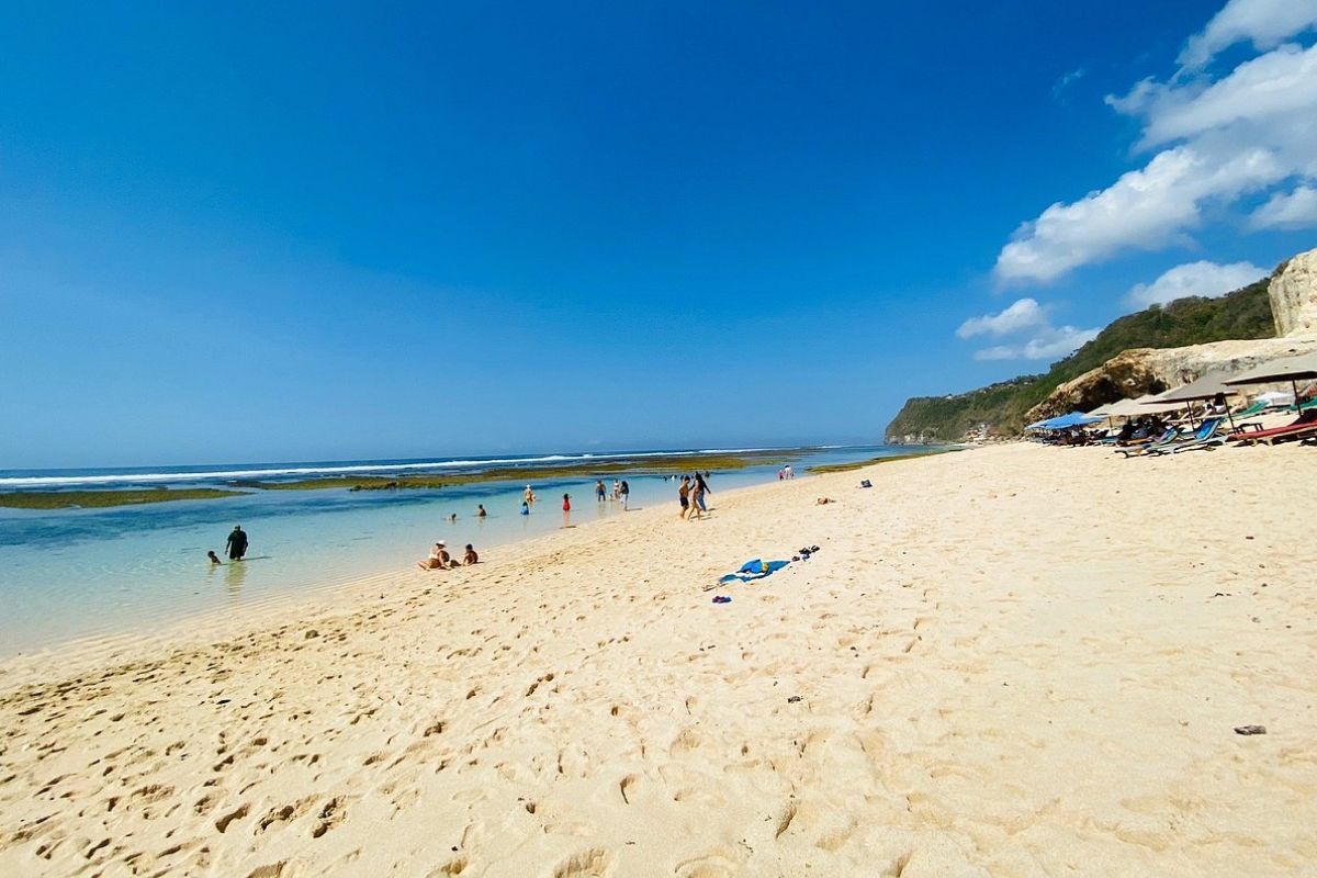 Akses ke Pantai Melasti.jpg