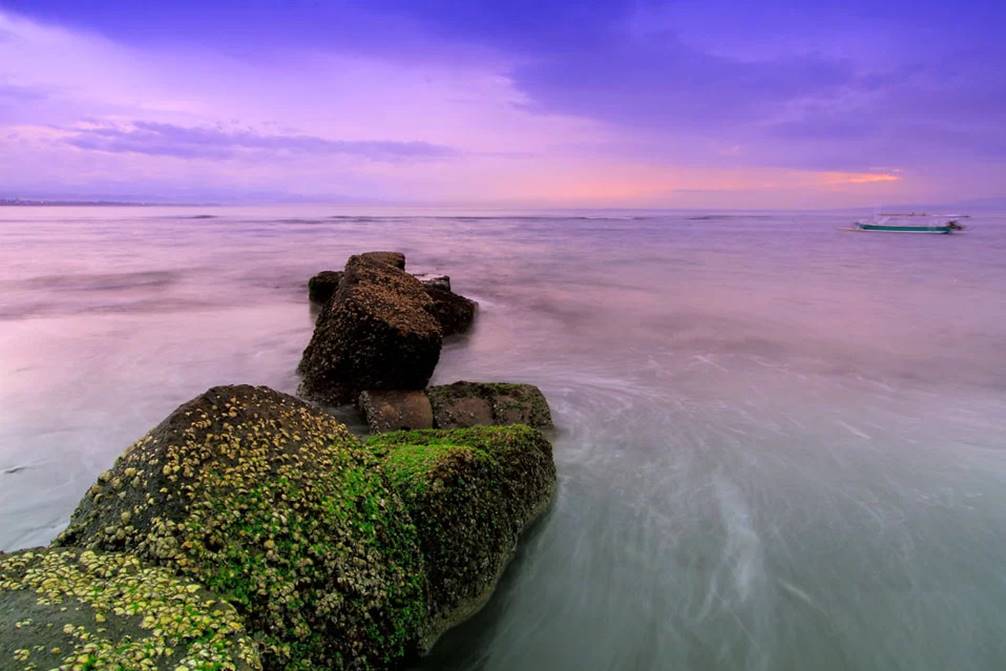 Aktivitas Lain di Pantai Matahari Terbit.jpg