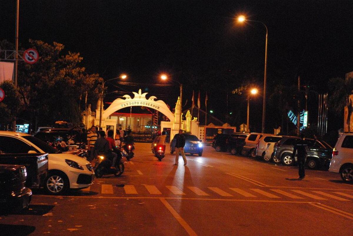 Alamat Alun-alun Kota Serang.jpg