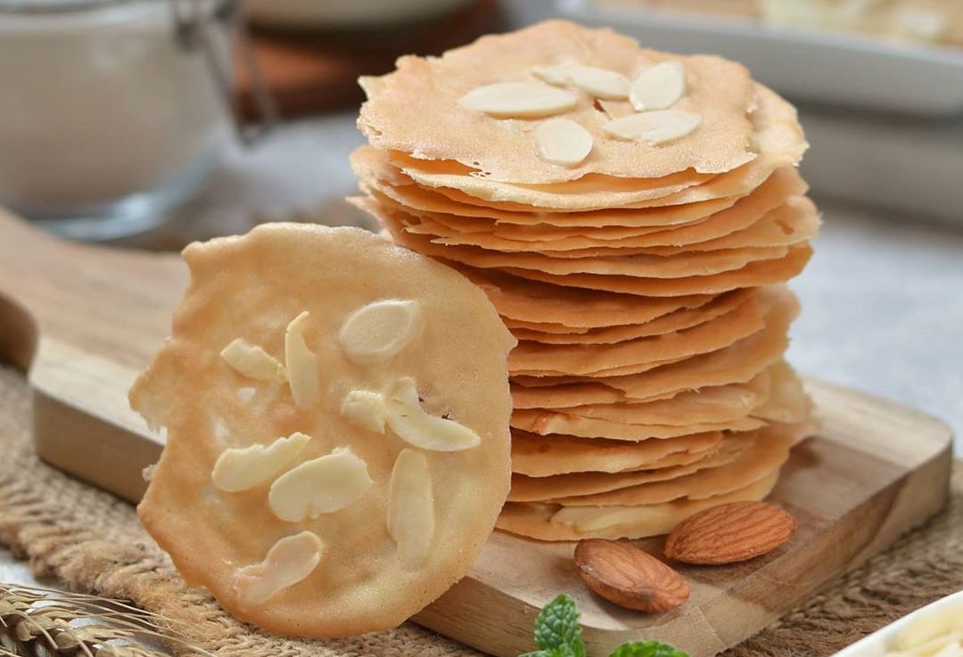 Almond-Crispy-Surabaya.jpg