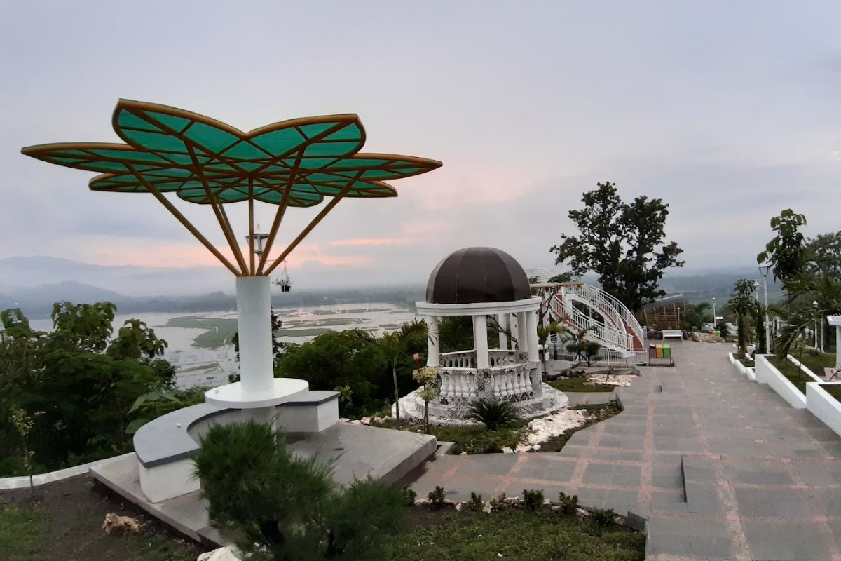 Area Bukit Sidoguro yang luas.jpg