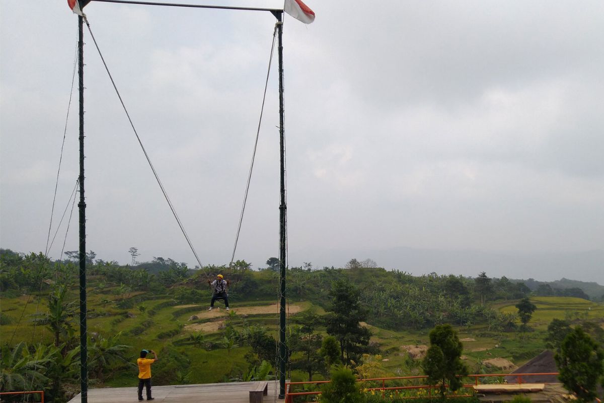 Ayunan di Villa Khayangan Bogor.jpg