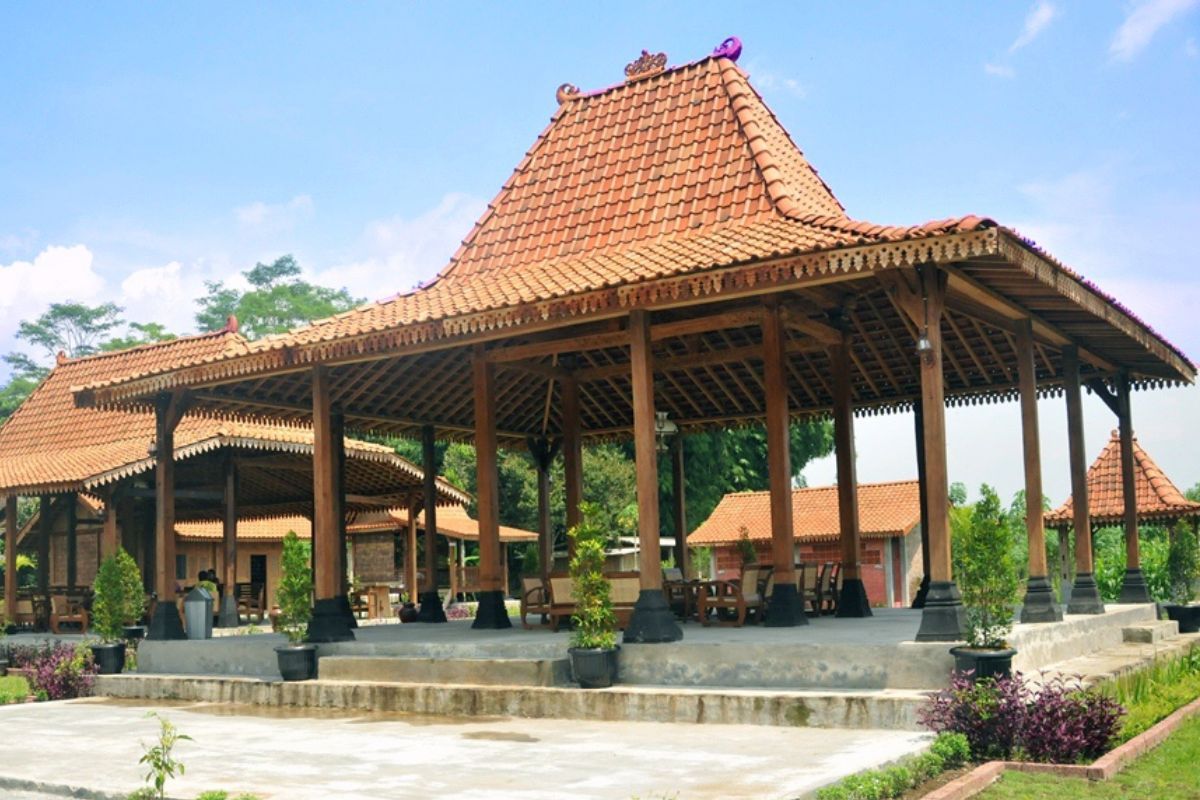 Balkondes Candirejo.jpg