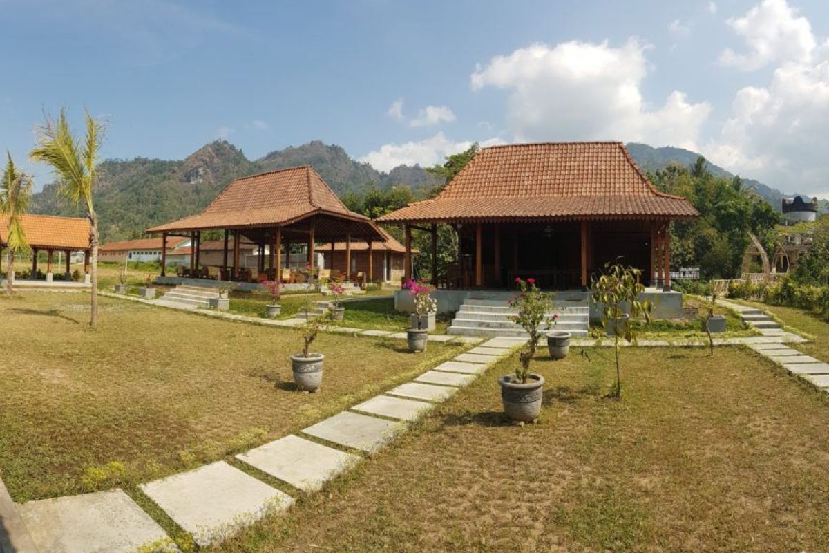 Balkondes Majaksingi.jpg