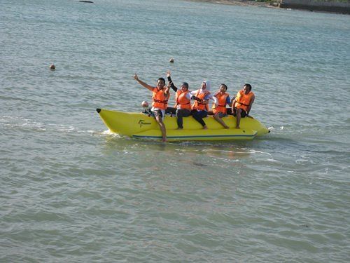 Banana boat di Pulau Tangkil.jpg