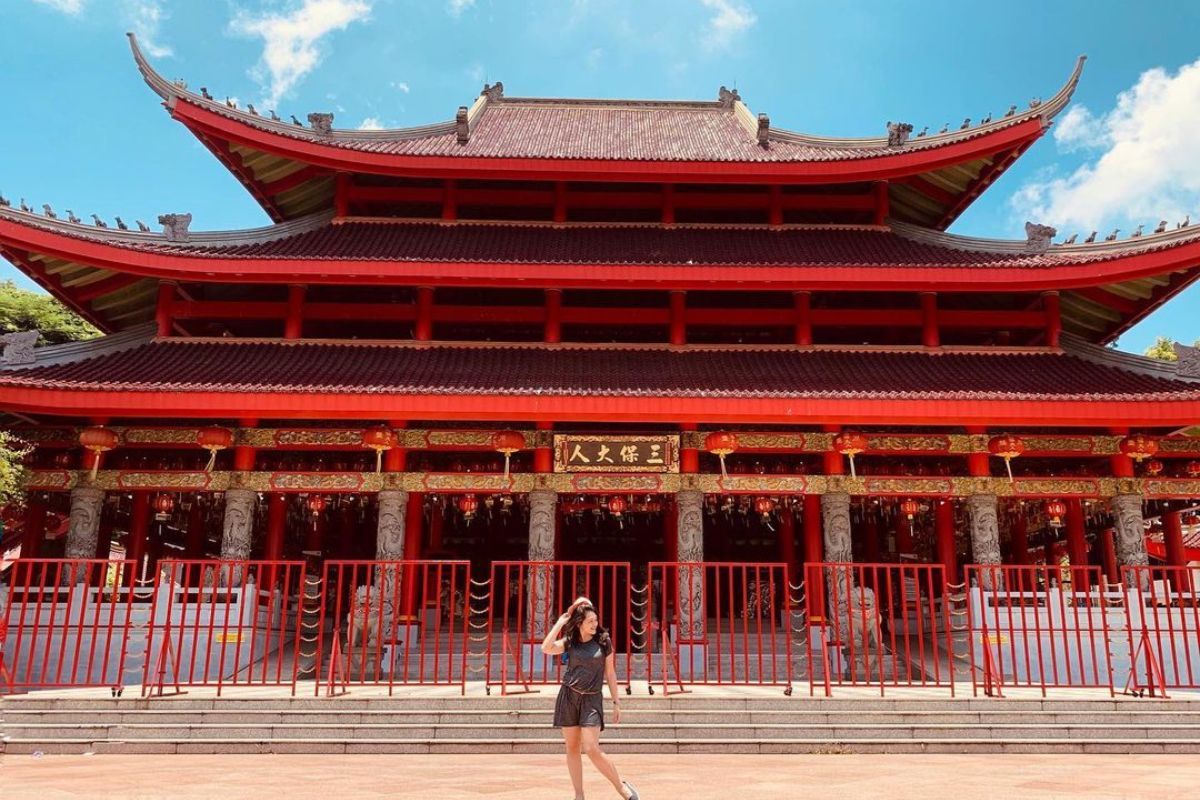 Bangunan Klenteng Sam Poo Kong.jpg