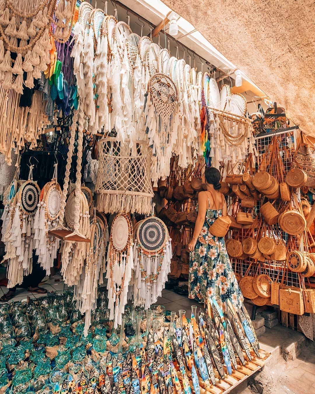 Barang belanja di Pasar Seni Ubud.jpg