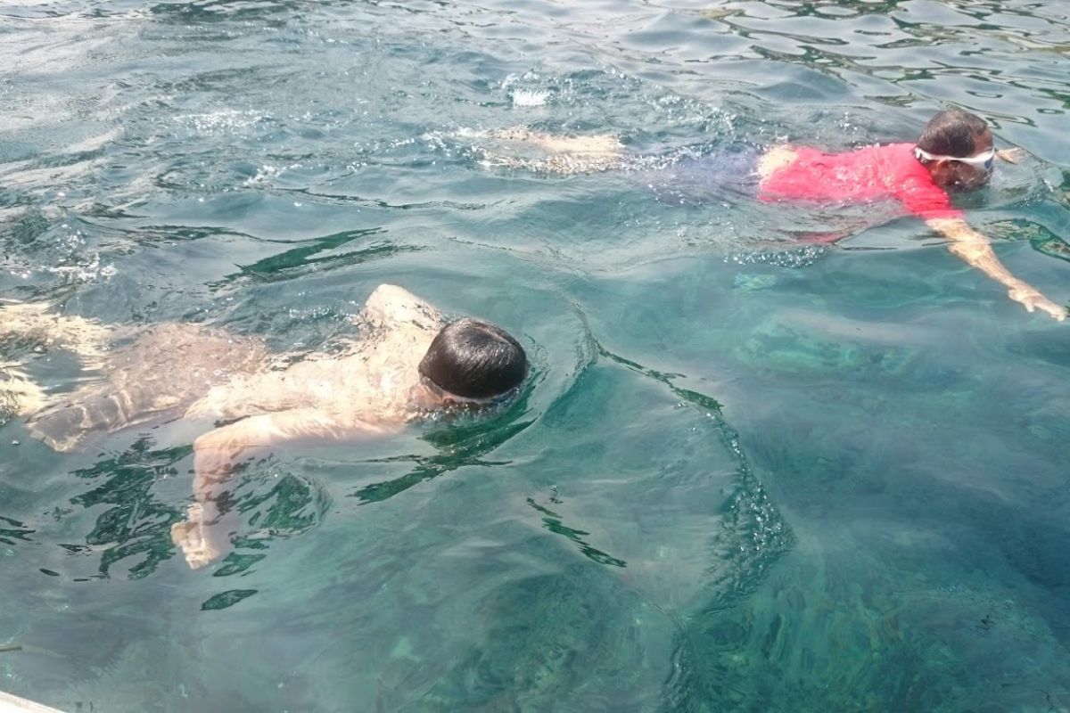 Berenang di Umbul Jolotundo.jpg