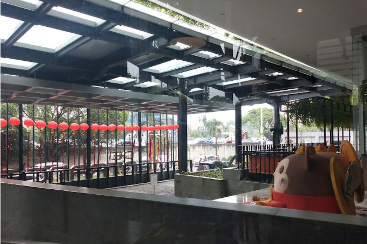 Bersantai sambil nongkrong.jpg