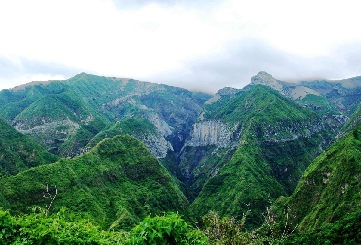 Menengok Pesona Keindahan Alam Bukit Ongakan Kediri