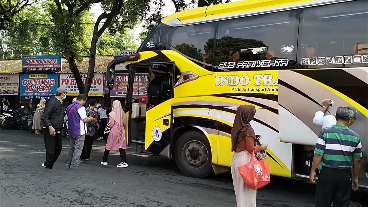 Bus di Terminal Tidar Magelang.jpg