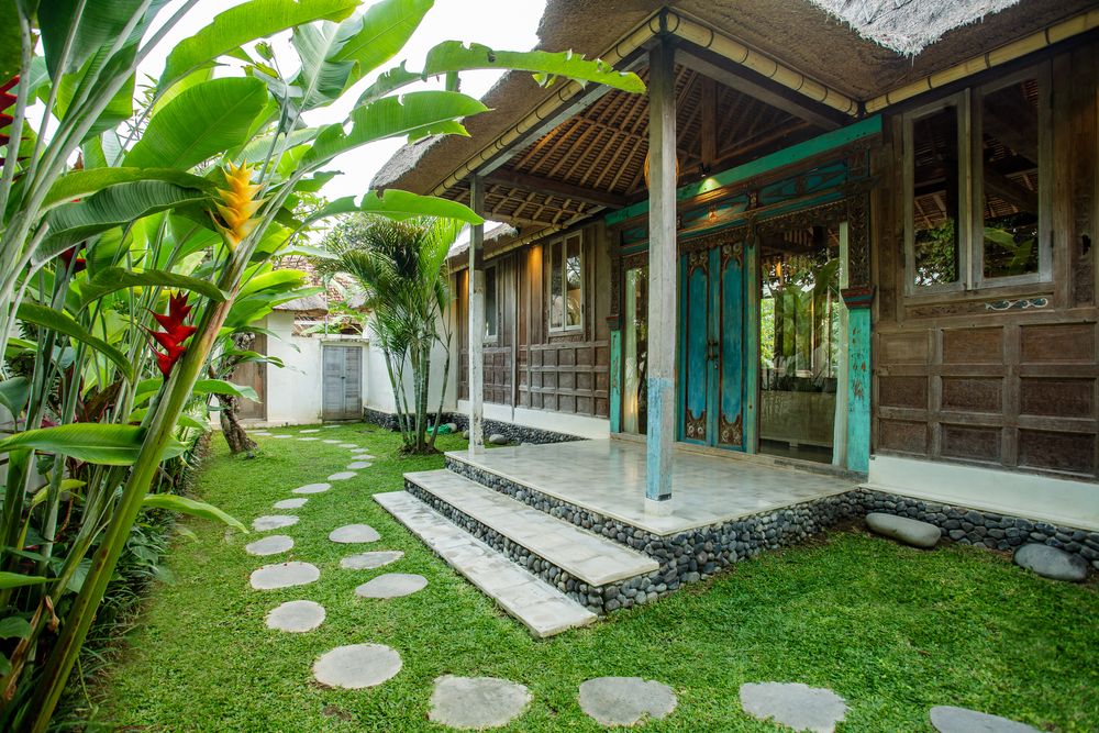 Contoh Rumah Gaya Bali.jpg