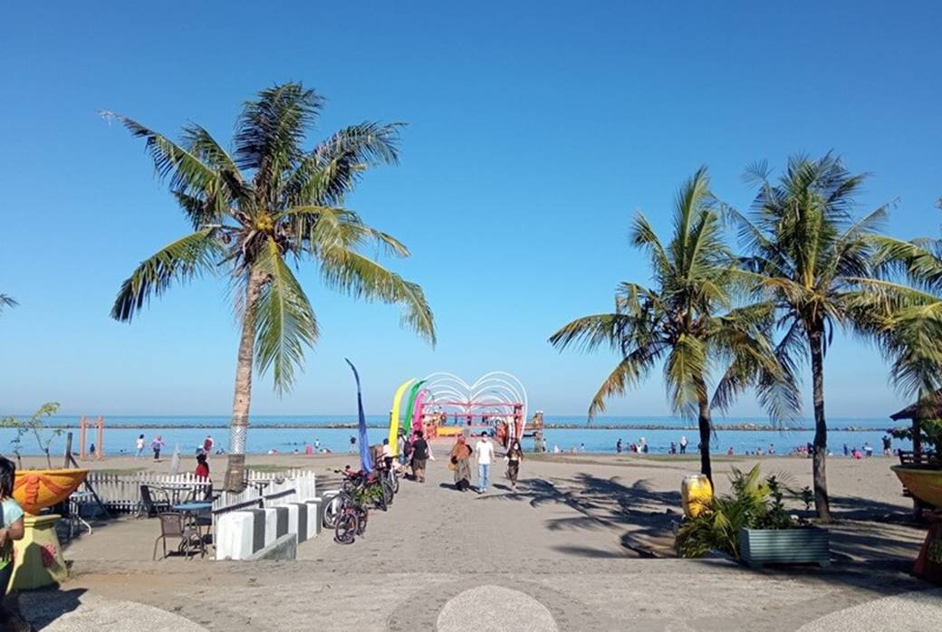 Daya Tarik Pantai Akkarena Makassar.jpg