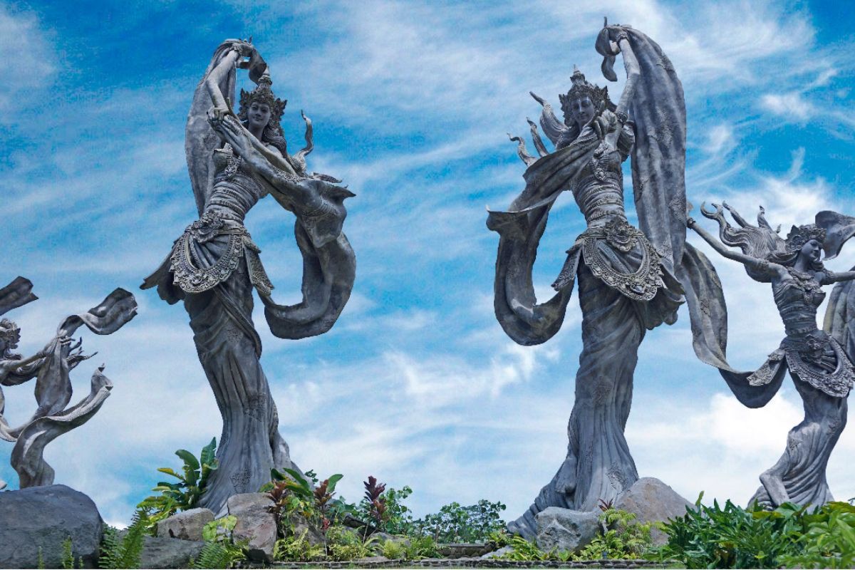 Uniknya Taman Dedari di Bali, Perpaduan Patung Artistik & Resto