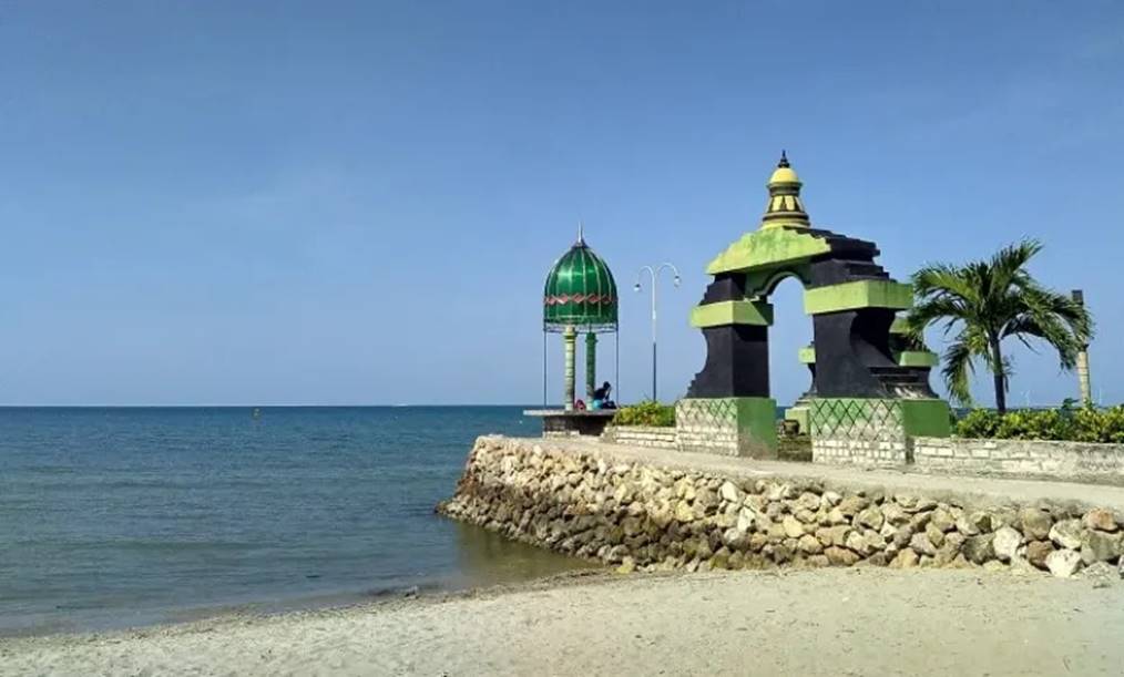 Dermaga Pantai Delegan.jpg