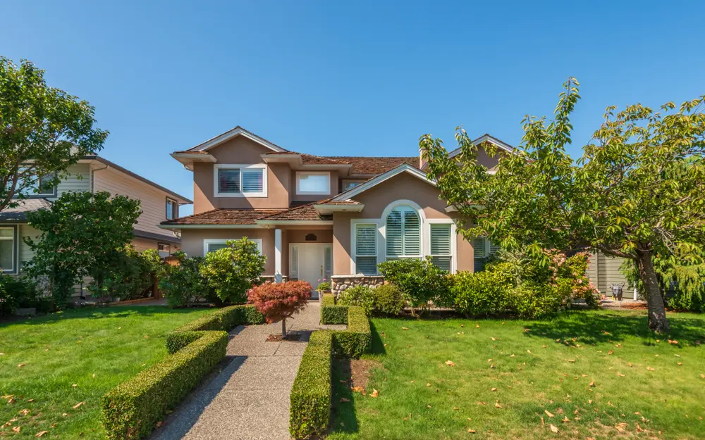 Desain Rumah Besar Mewah.webp