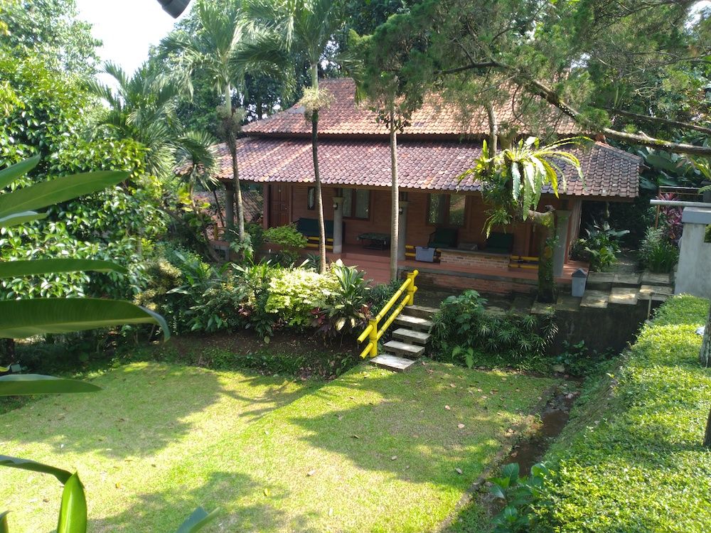 Fasilitas Kampoeng Wisata Cinangneng.jpg