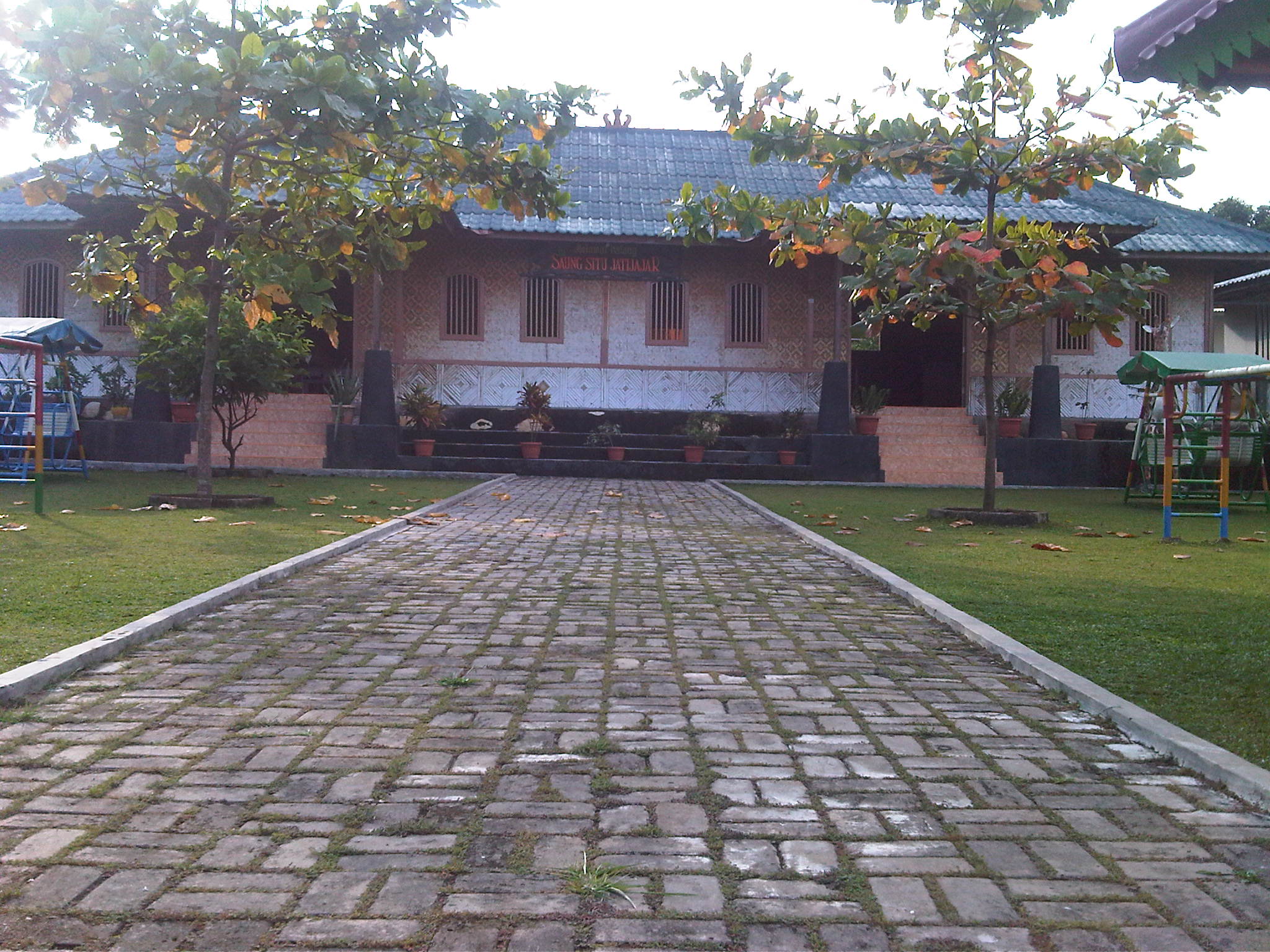 Fasilitas Situ Jatijajar.jpg