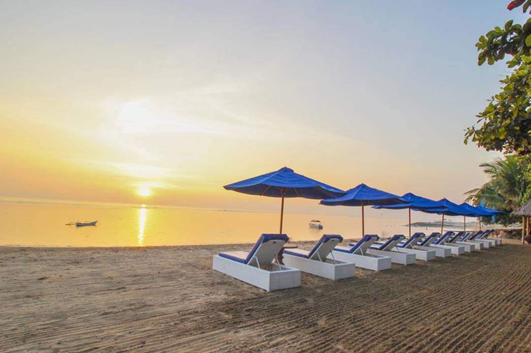 Fasilitas di Pantai Matahari Terbit.jpg