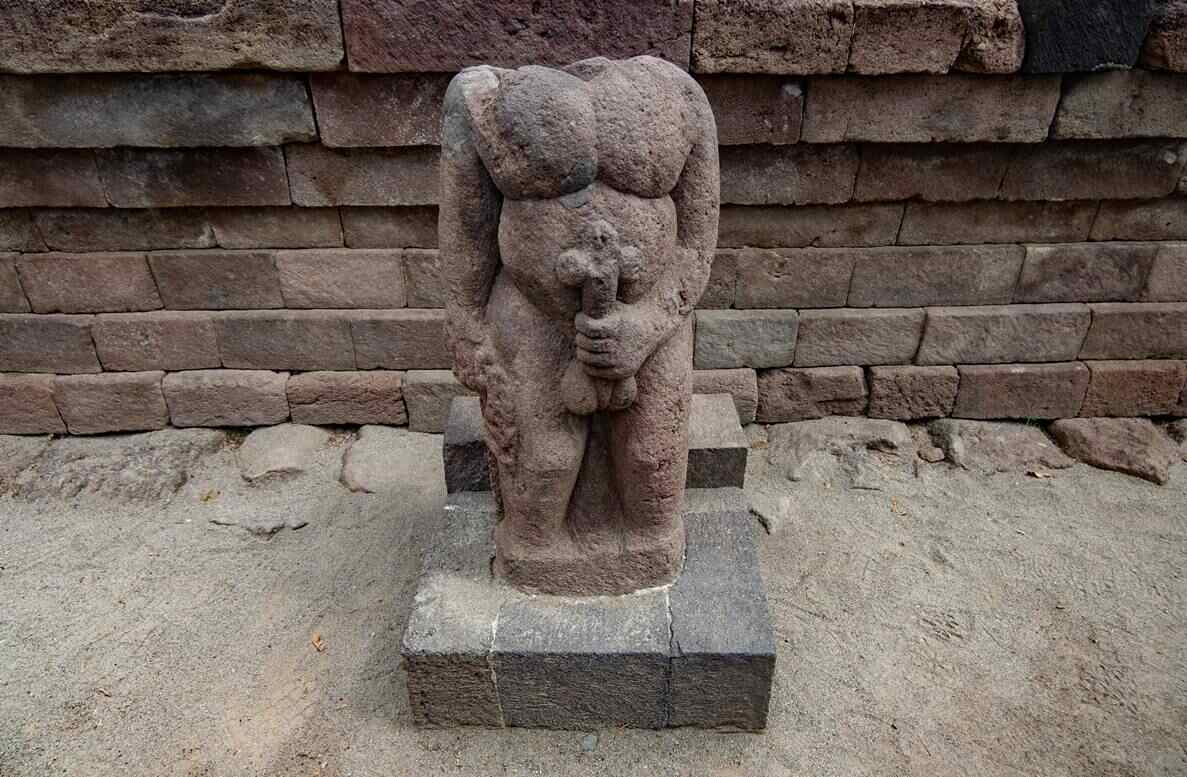 Filosofi Arca Candi Sukuh.jpg