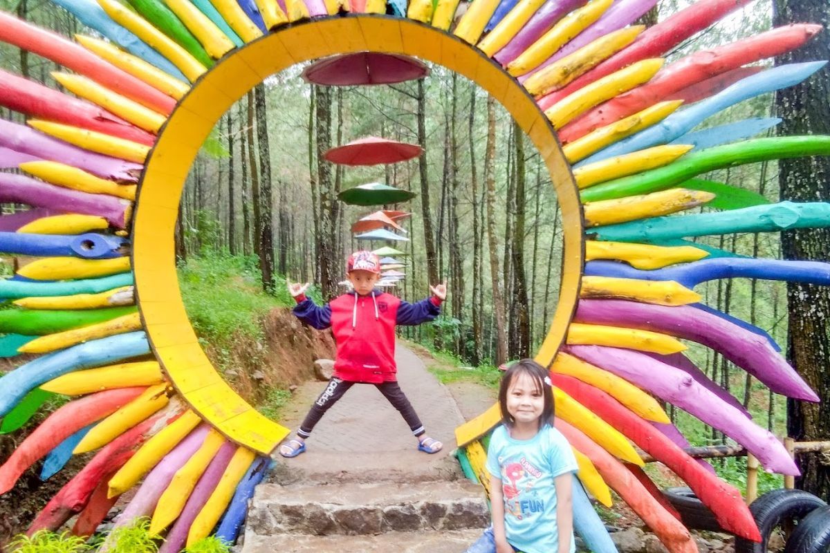 Gerbang Apache di Puthuk Panggang Welut.jpg