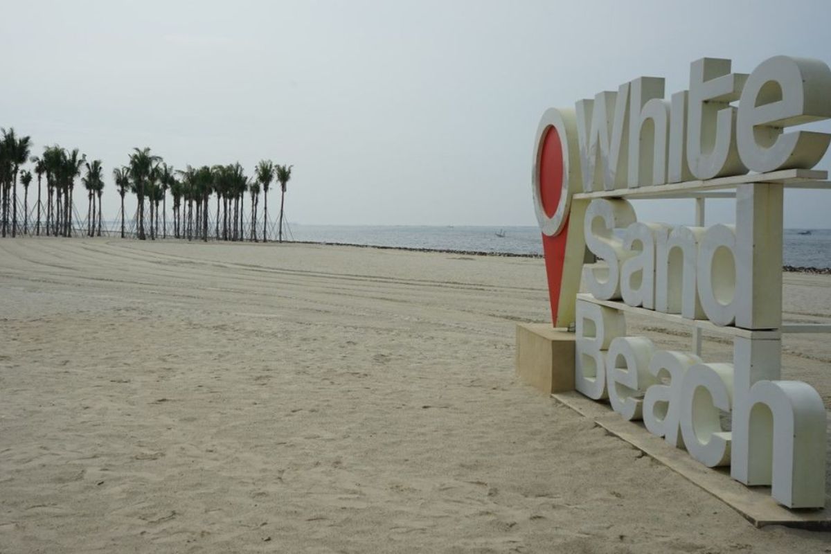 Hamparan pasir di PIK 2.jpg