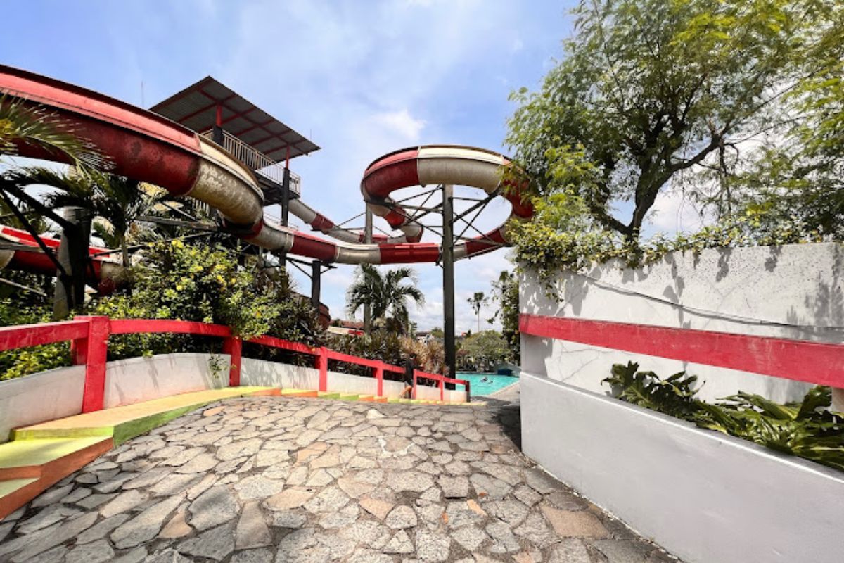 Harga Tiket Masuk dan Jam Operasional.jpg