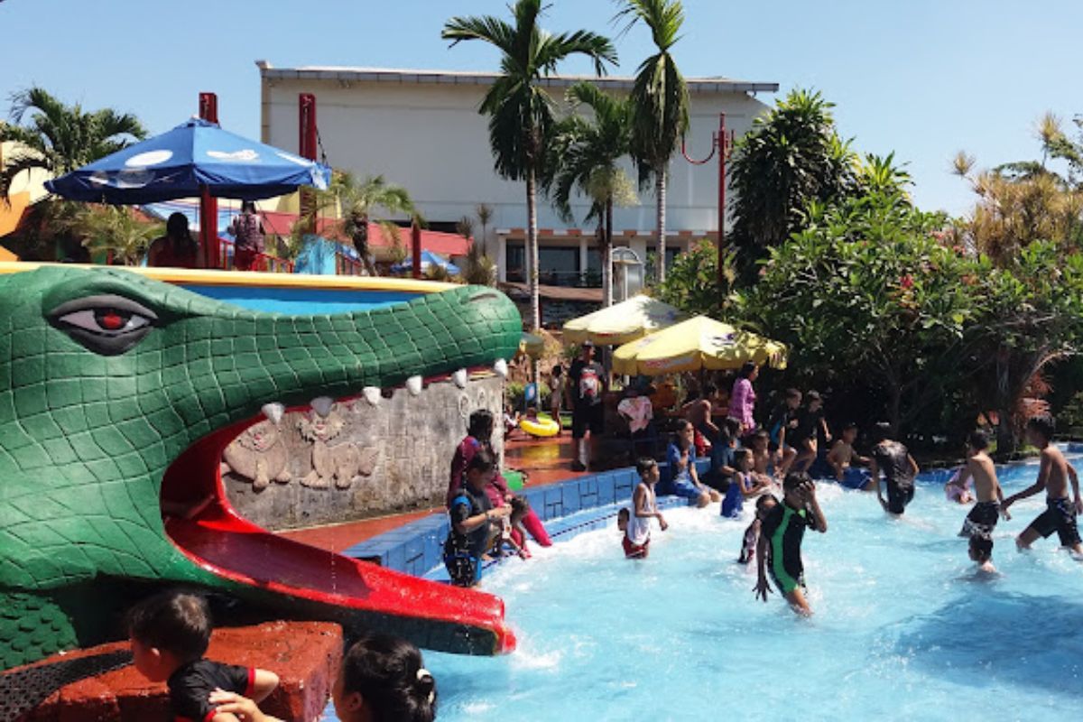 Harga Tiket dan Jam Operasional.jpg