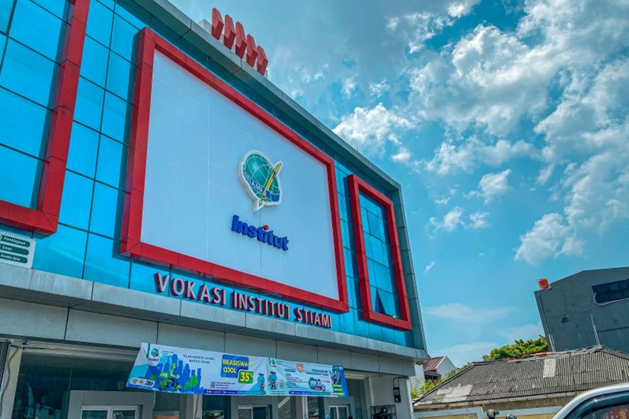 Institut STIAMI Cikarang.jpg