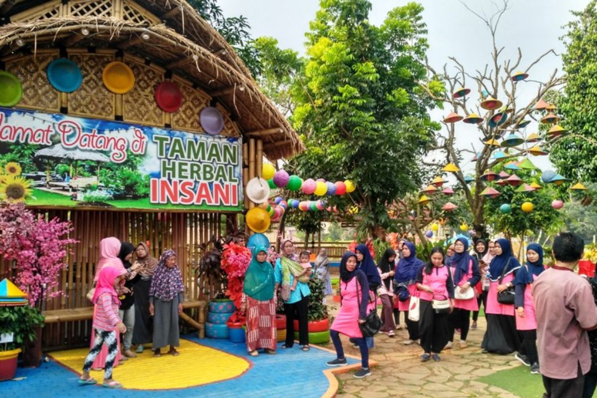 Kegiatan di Taman Herbal Insani.jpg