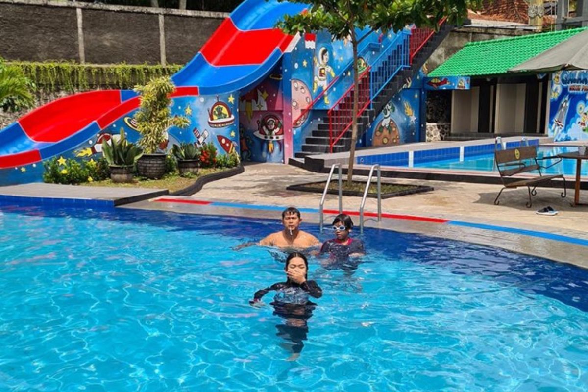 Kolam Renang Yupiter.jpg