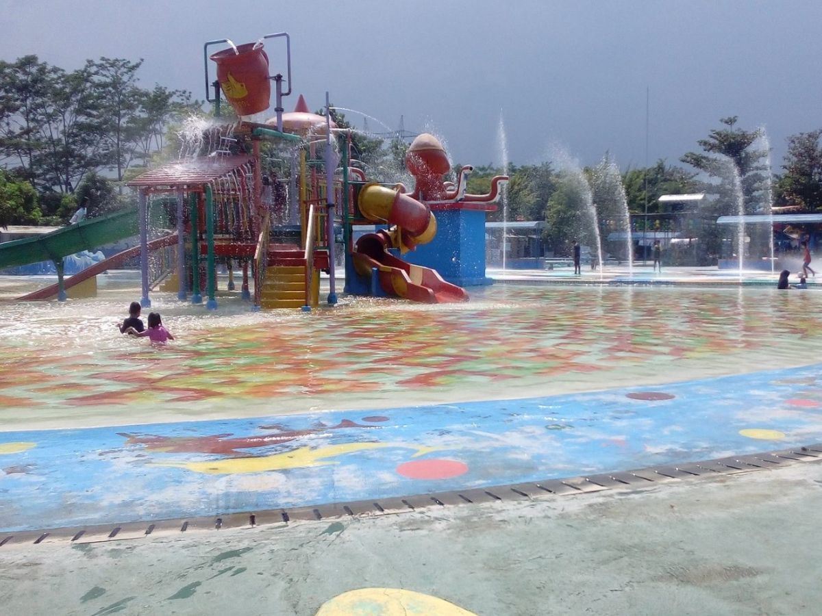 Waterpark Ciperna Cirebon: Harga Tiket, Wahana & Lokasi