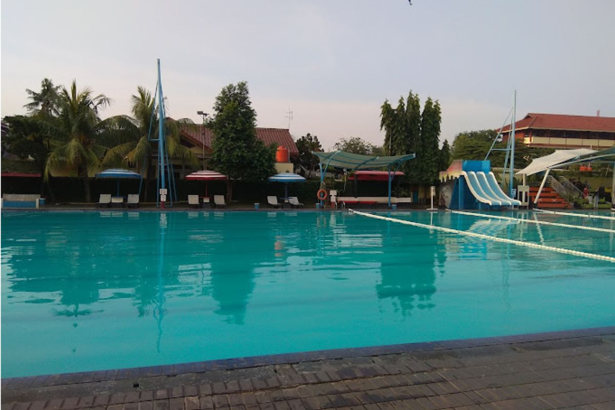 Kolam renang Olympic.jpg