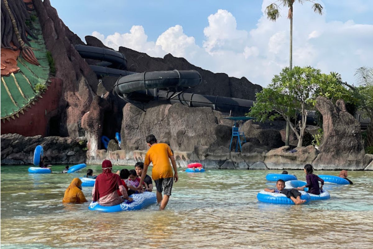 Kresna Wave Pool.jpg