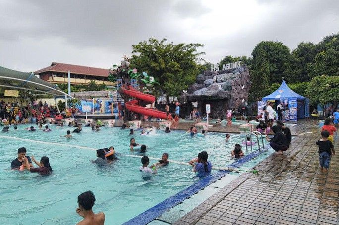 5 Rekomendasi Kolam Renang Jakarta Timur: Alamat, HTM, dan Fasilitas