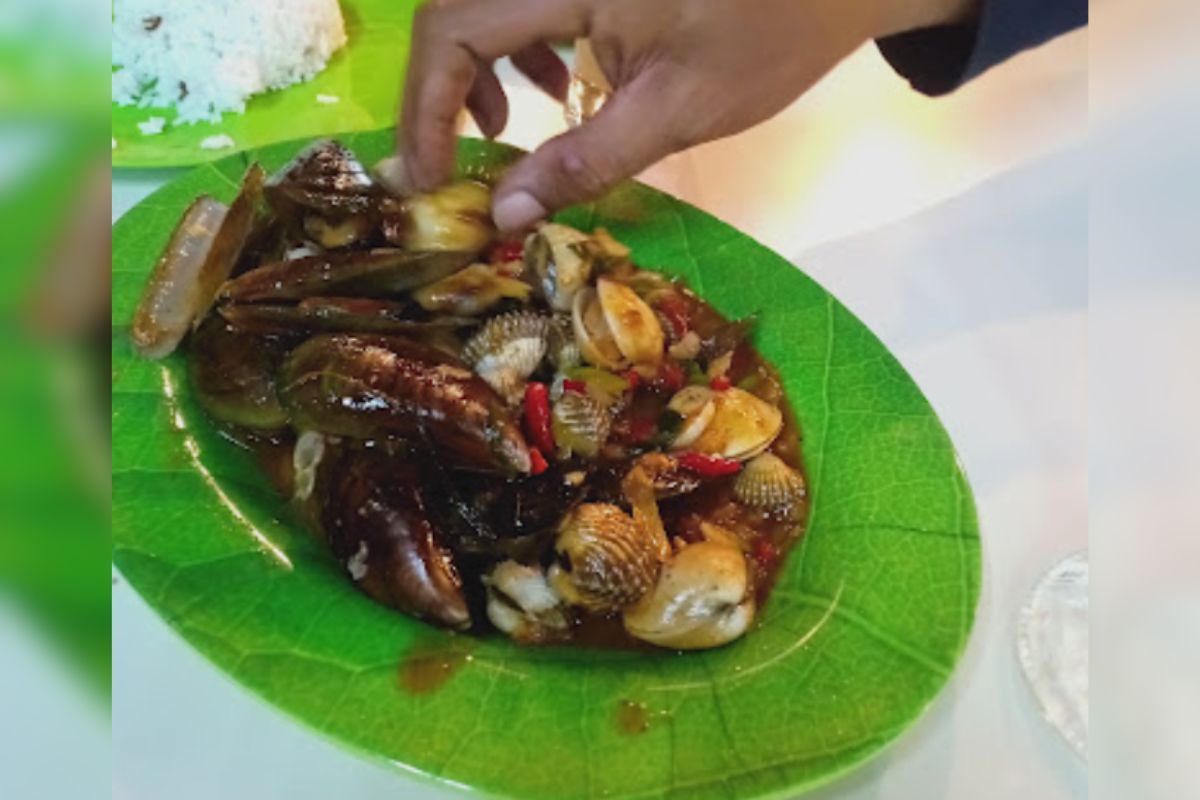 Makanan di Rumah Makan Saung Djati Parung.jpg