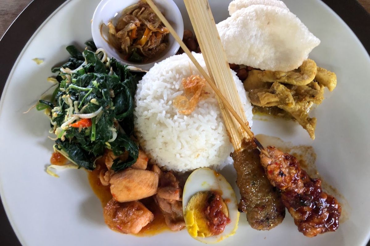 Makanan di Taman Dedari.jpg