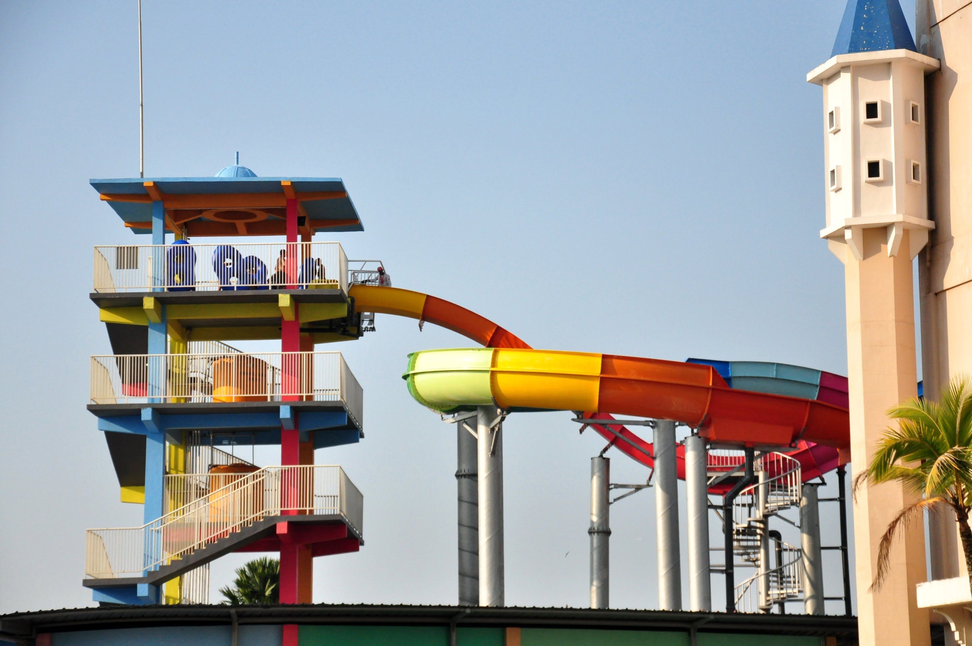 Menantang Adrenalin di Berbagai Seluncuran.jpg