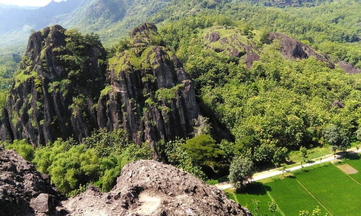 Mengenal Keindahan Gunung Sepikul.jpg