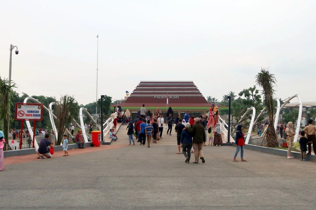 Padepokan Alun-alun Depok.jpg