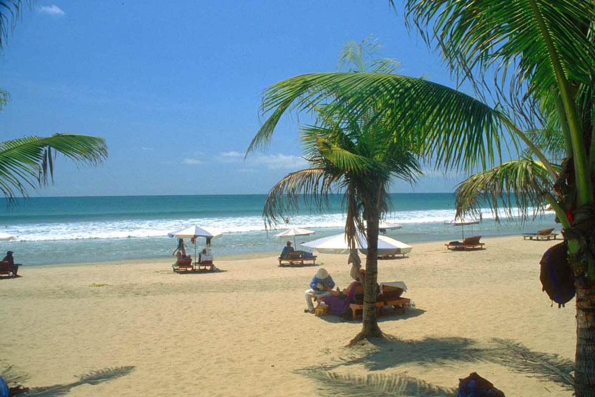 pantai kuta bali