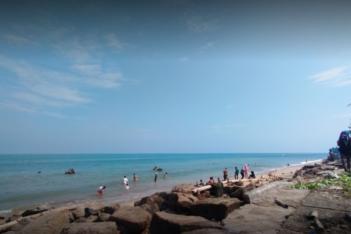 Pantai Sambolo 2.jpg