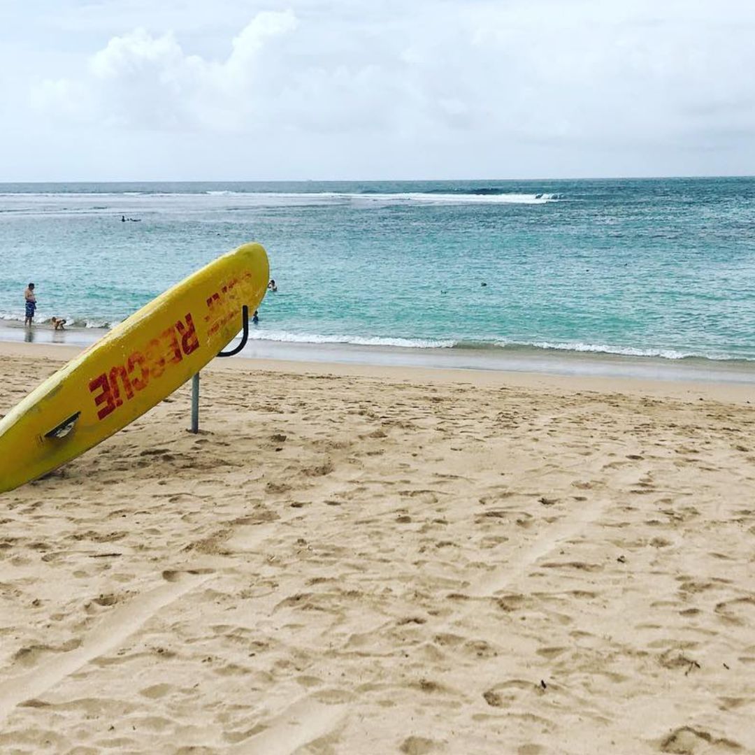 Pemandangan di Pantai Mengiat.jpg