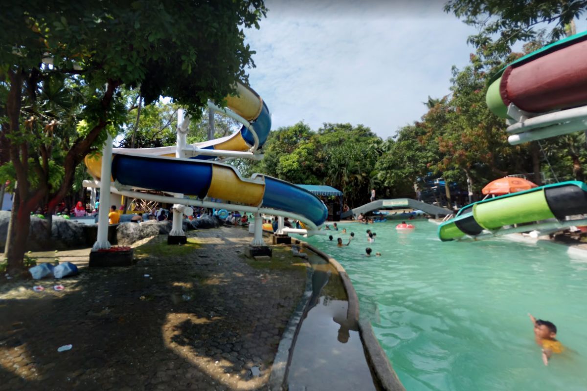 Info Fasilitas, Jam Buka & Harga Tiket Kolam Renang Apita